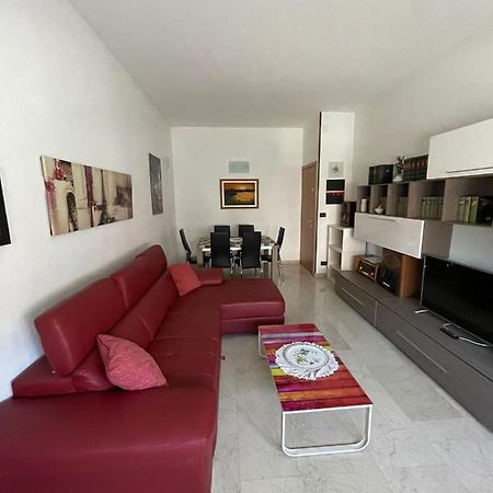 Splendido Appartamento In Zona Fiera A Bolonia Exterior foto