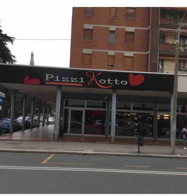 Splendido Appartamento In Zona Fiera A Bolonia Exterior foto