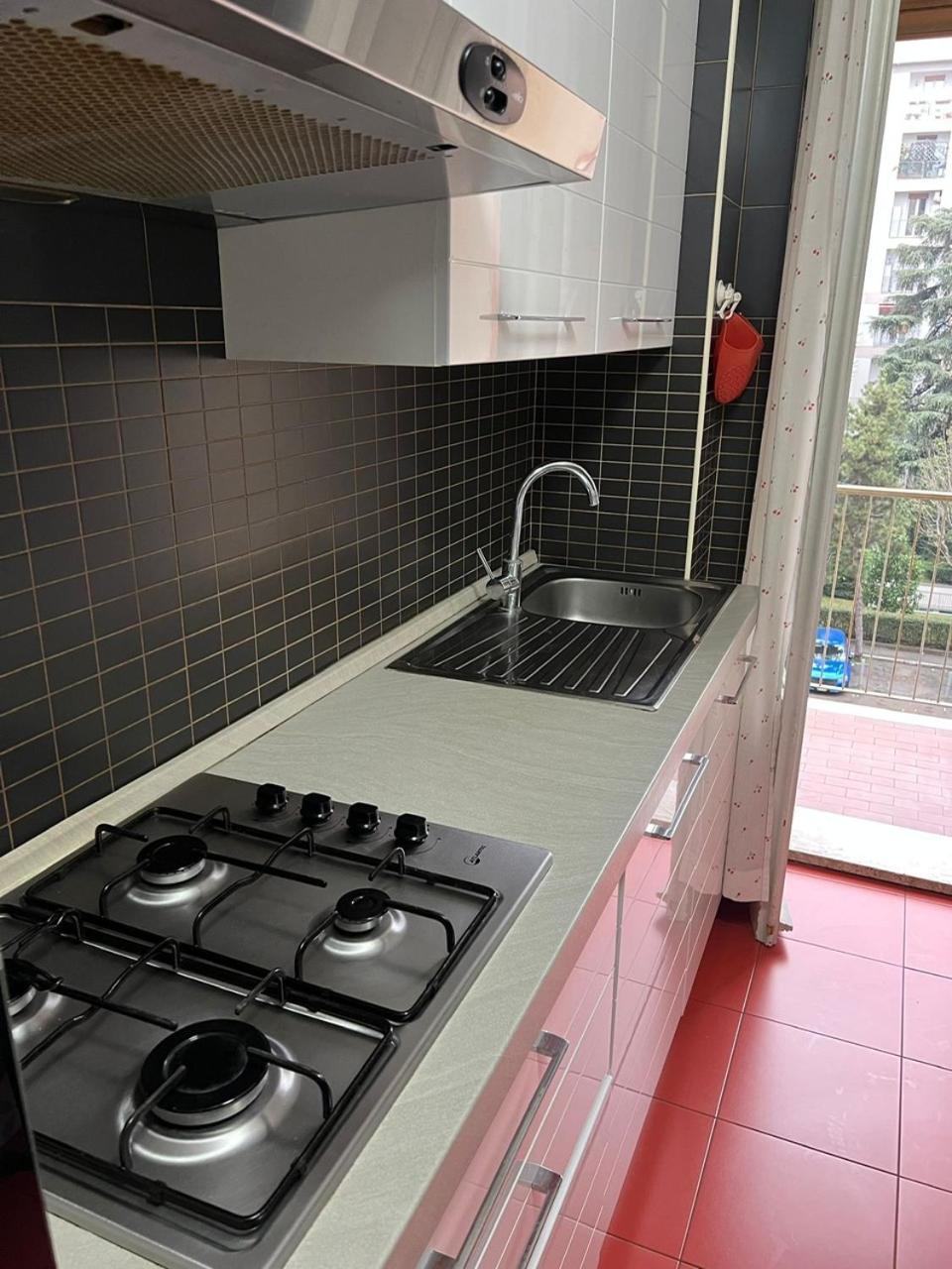 Splendido Appartamento In Zona Fiera A Bolonia Exterior foto