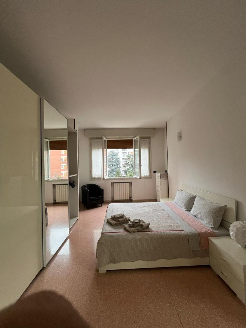 Splendido Appartamento In Zona Fiera A Bolonia Exterior foto