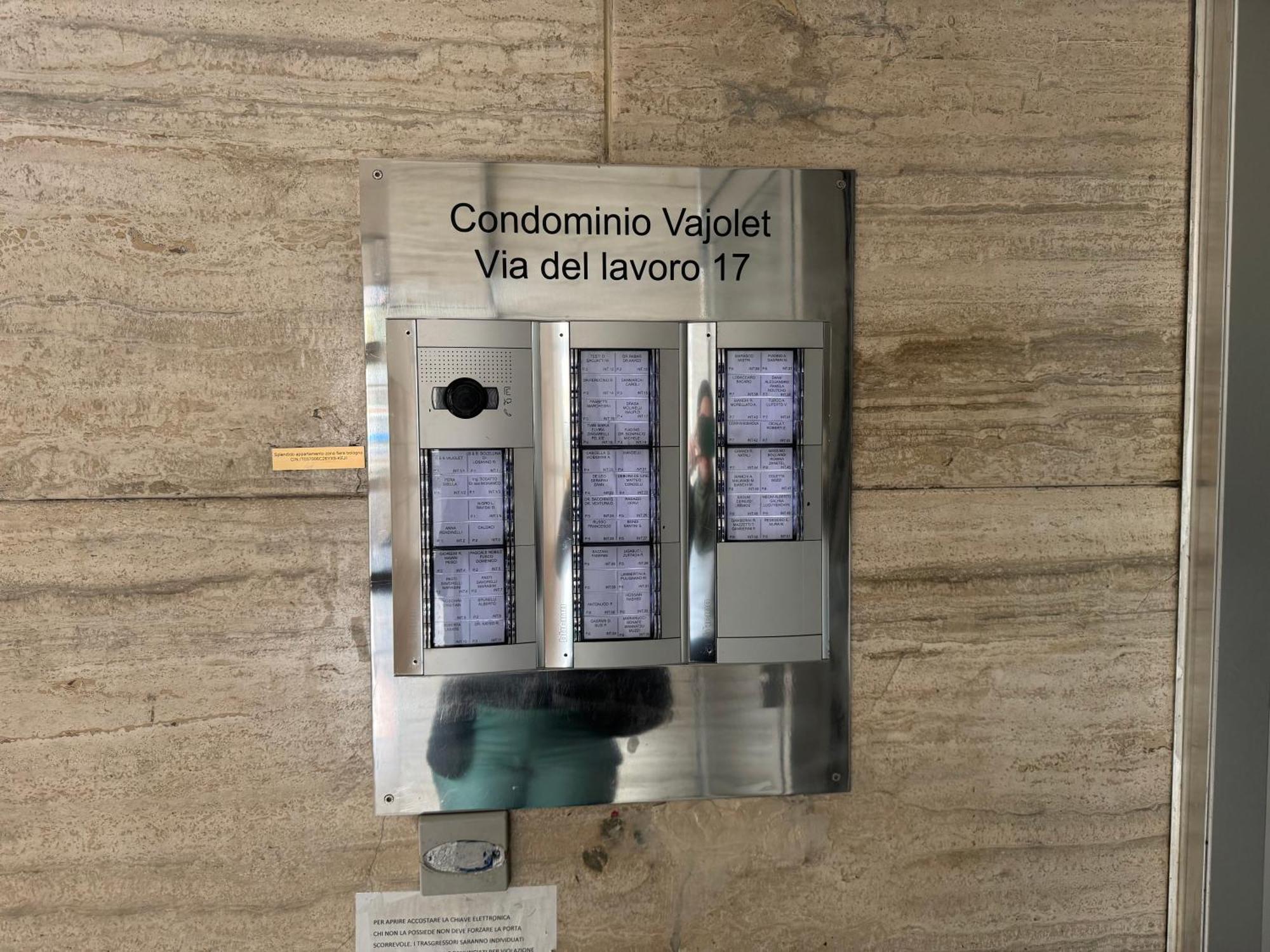 Splendido Appartamento In Zona Fiera A Bolonia Exterior foto